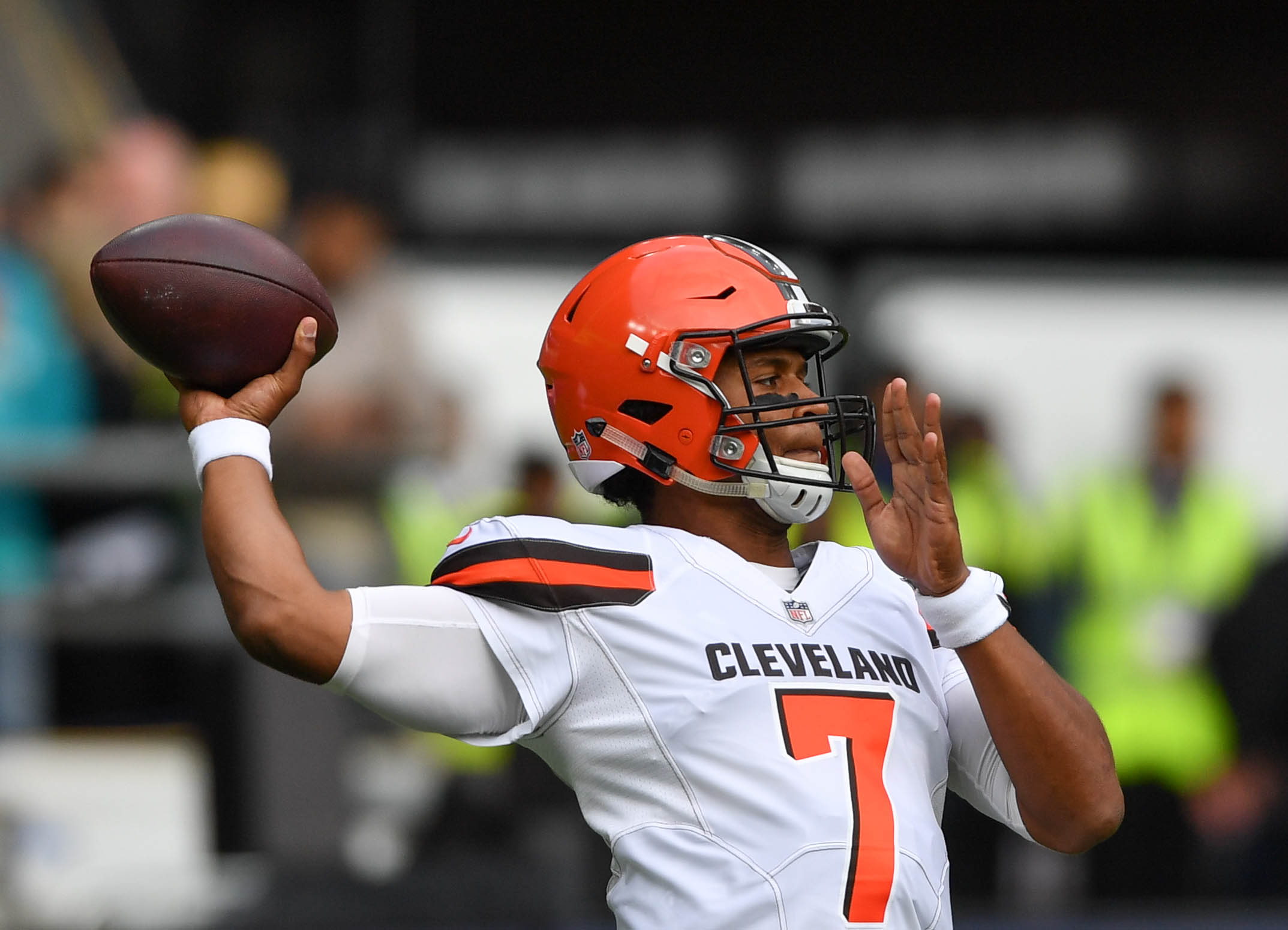 WATCH: Cleveland Browns QB DeShone Kizer opens second half of season ...